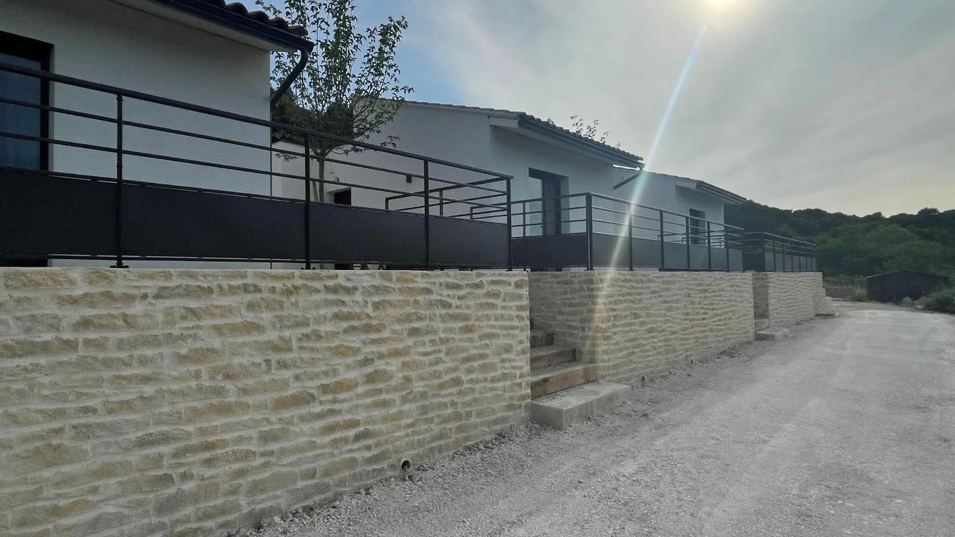 Villa Noyau & Pepin Rognes 0*,
