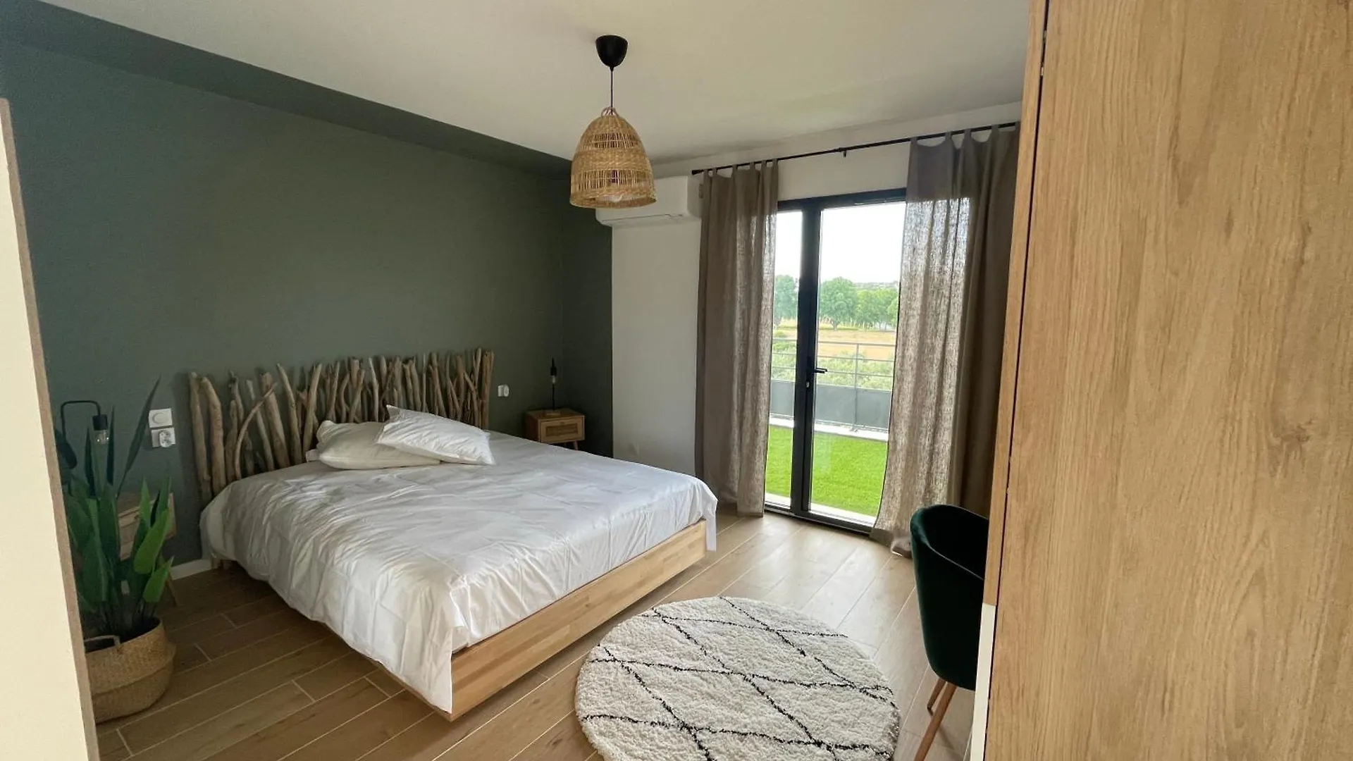 Villa Noyau & Pepin Rognes 0*,  Frankrike